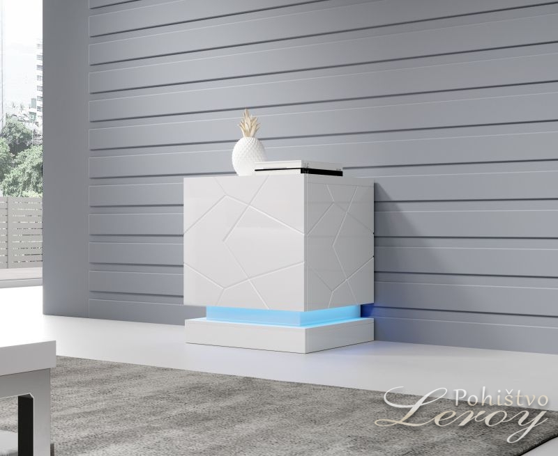 Nočna omarica .Nana